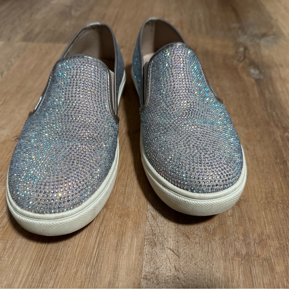 Sparkle sneakers size 8 US AND 38 EU